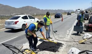 Reparación de asfalto en carretera