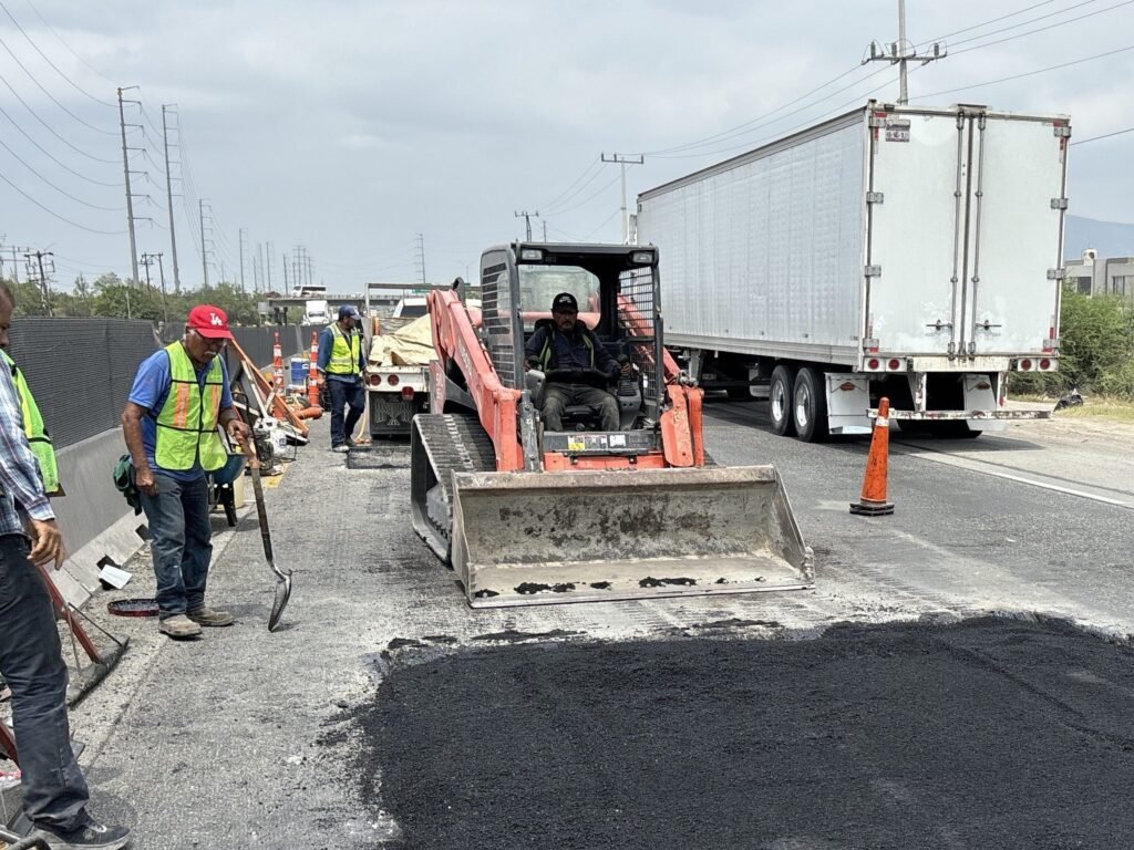 BACHEO CON CARPETA ASFALTICA EN CALIENTE